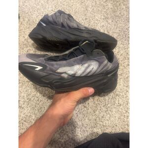 yeezy 700